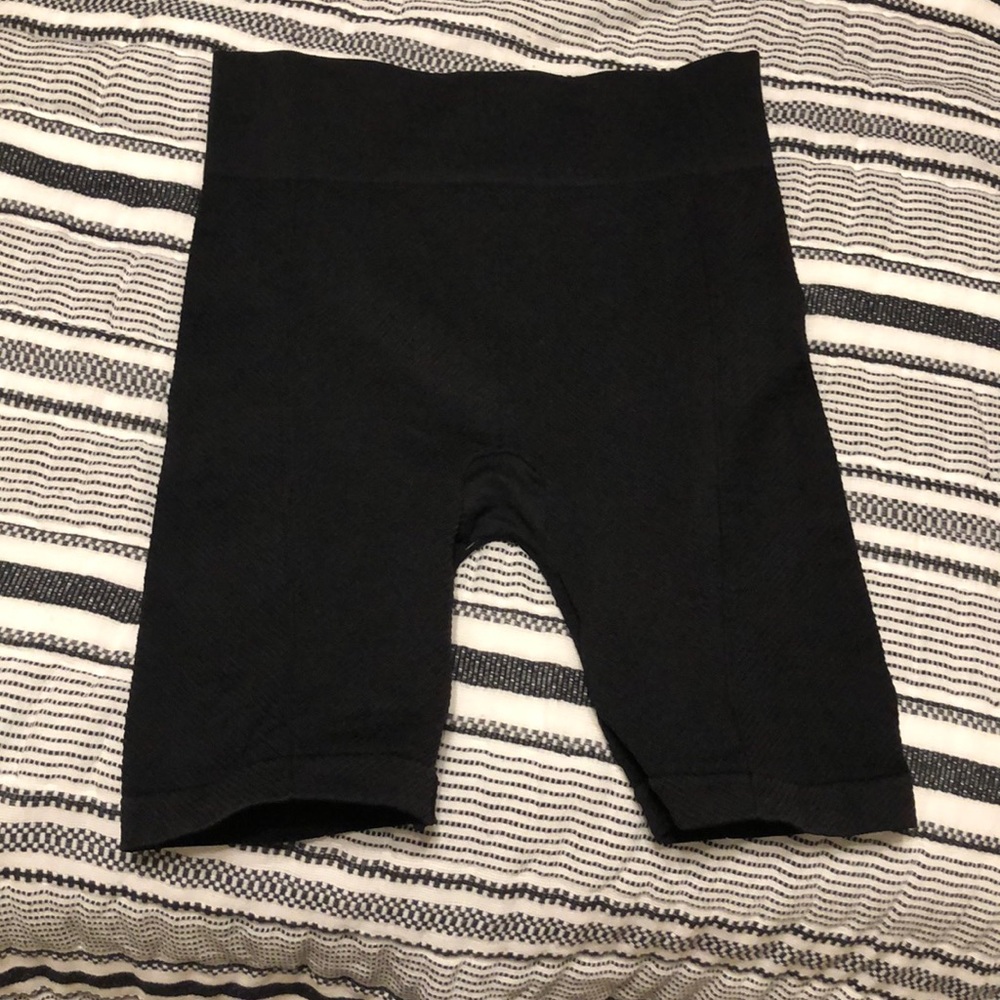 Seamless shorts